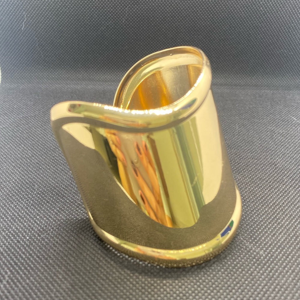 Beautiful cuff. Tifanny style